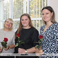 В ЗОК поздравили военнослужащих-женщин и представительниц гражданского персонала с Днём матери