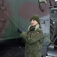 Выполняя профессиональные обязанности