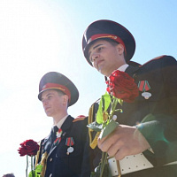 Цветы к Вечному огню