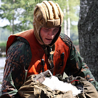 Витебские десантники совершили прыжки с парашютом на воду