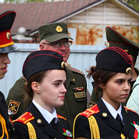 Слонимские гвардейцы поздравили своего кумира