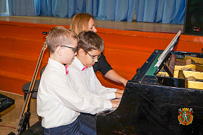 Люди в погонах — всегда желанные гости