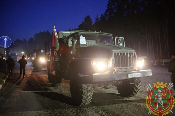 У гвардейцев — ночной марш