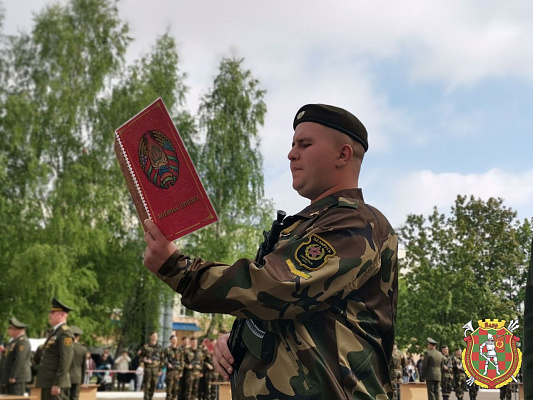 Служите достойно, Отчизны сыны!