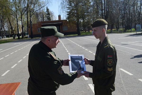 Чествование военнослужащих в кинологическом центре Вооружённых Сил