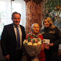 Вручение юбилейной медали гражданам Российской Федерации, проживающим в Беларуси