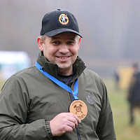 И пером и топором!