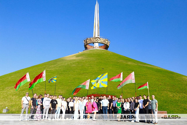 Военнослужащие командования ВВС и войск ПВО и члены их семей совершили автопробег в честь  Дня народного единства