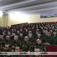 Личный состав 120-й отдельной гвардейской механизированной бригады встретился с Алексеем Талаем