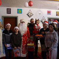 Военнослужащие поздравили воспитанников Кобринской детской деревни 