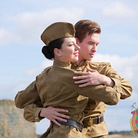 С песней служить веселее