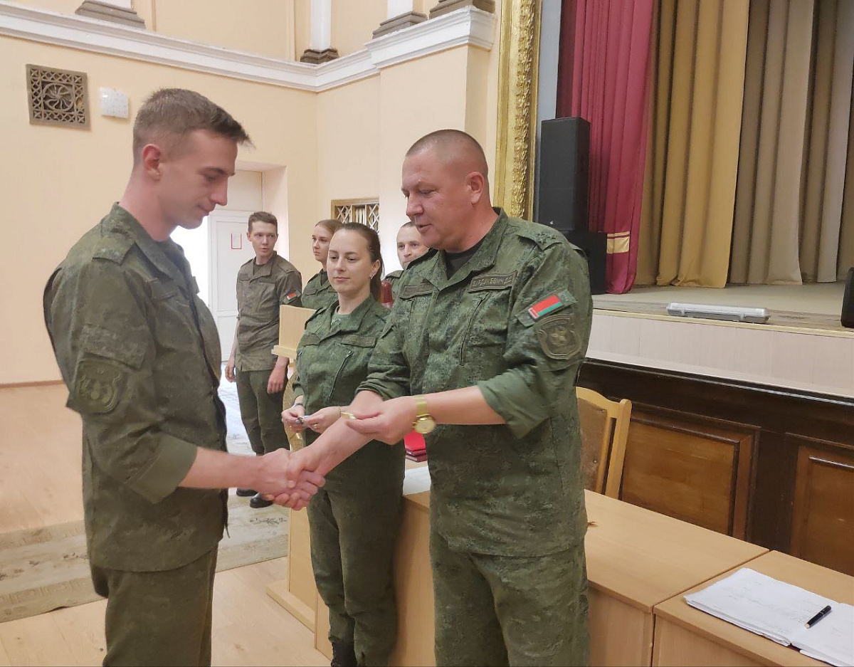 Офицерское собрание одно из важных форм сплочения офицерского ...
