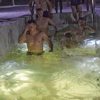 Гвардейцы окунулись в купель на Крещение