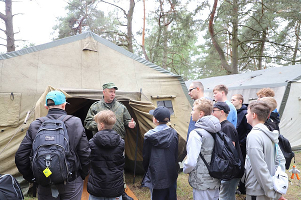 В 6 омбр открылся военно-патриотический лагерь 
