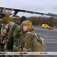 Военнослужащие 103 овдбр совершили прыжки с парашютом из самолета Ил-76МД