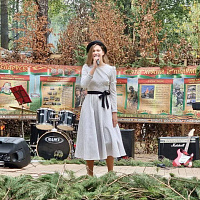 С песней служить веселее