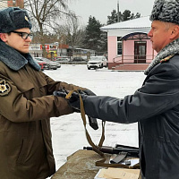 Вручили боевое оружие