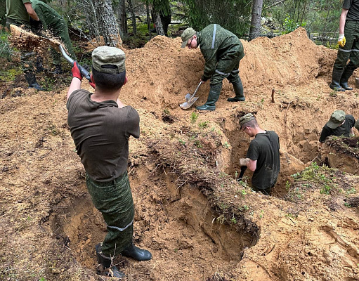 Церемония перезахоронения останков воинов Русской императорской армии и открытие памятного знака 
