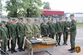 Безопасности военной службы - особое внимание