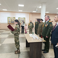 Воспитанники военно-патриотического клуба «Гарнизон» произнесли торжественное обещание кадета