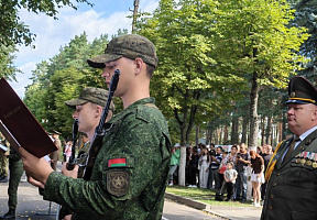 В 72 ОУЦ приведены к Военной присяге более 70 контрактников