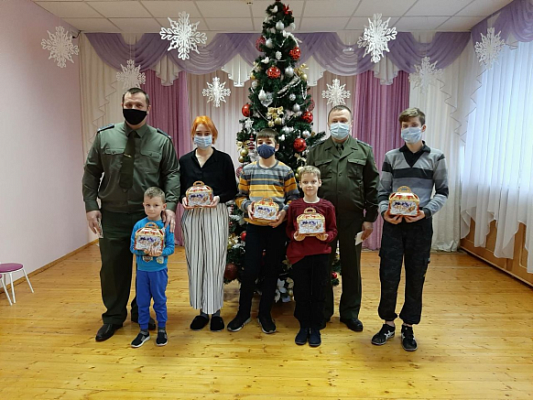 С пожеланиями счастливого Рождества и Нового года