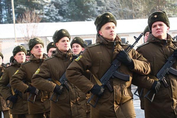 В 11 омбр более 200 новобранцев произнесли слова клятвы на верность Родине