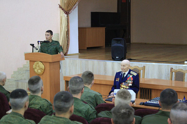 Военные связисты встретились с ветераном Великой Отечественной войны