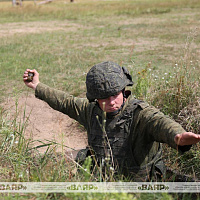 Военнослужащие продолжают оттачивать навыки на занятиях по огневой подготовке