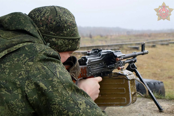 Занятия по огневой подготовке с курсантами Военной академии