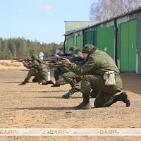 На полигоне Лепельский продолжаются занятия по специальностям с военнообязанными, призванными из запаса