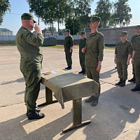 Вручили вооружение, военную и специальную технику