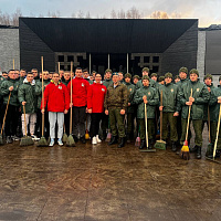 Курсанты Военной академии приняли участие в трудовой акции