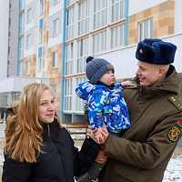 Военнослужащие Могилёвского гарнизона получили ключи от арендного жилья в Могилёве