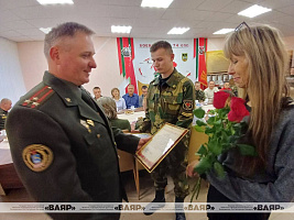 Торжественно проводили в запас