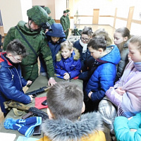 Гимназисты посетили батальон охраны