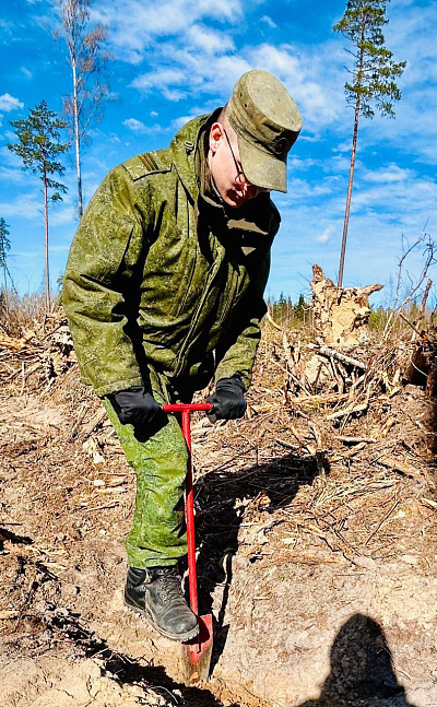 Военнослужащие инженерного полка СЗОК приняли участие в добровольной общественной акции «Лес. Дабро, Парадак»
