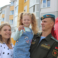 Сегодня в Марьиной Горке ключи от арендного жилья получили 26 семей военнослужащих Пуховичского гарнизона