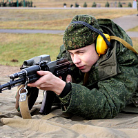 Новобранцы 5 обр СпН проходят курс начальной военной подготовки