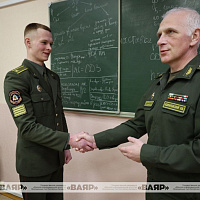 Генерал-майор Игорь Можиловский посетил военно-технический факультет в БНТУ