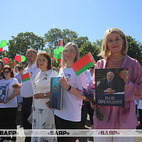 День Независимости Республики Беларусь собрал в центре старинного Гродно десятки тысяч людей