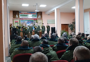 Концерт на полигоне для военнослужащих запаса