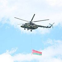  Белорусские военнослужащие приняли участие в праздновании Дня государственных символов страны
