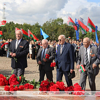  В Гродно прошёл торжественный митинг, посвящённый Дню народного единства