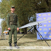 Белорусские военные организовали для гостей выставку беспилотных летательных аппаратов