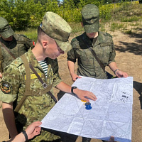 С упором на практику