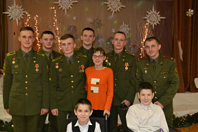 Внимание и душевное тепло – детям