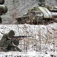 Подразделение одной из зенитных ракетных бригад участвует в тактическом учении