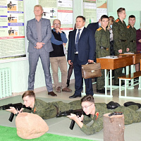 В гостях у суворовцев