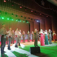 С песней служить веселее